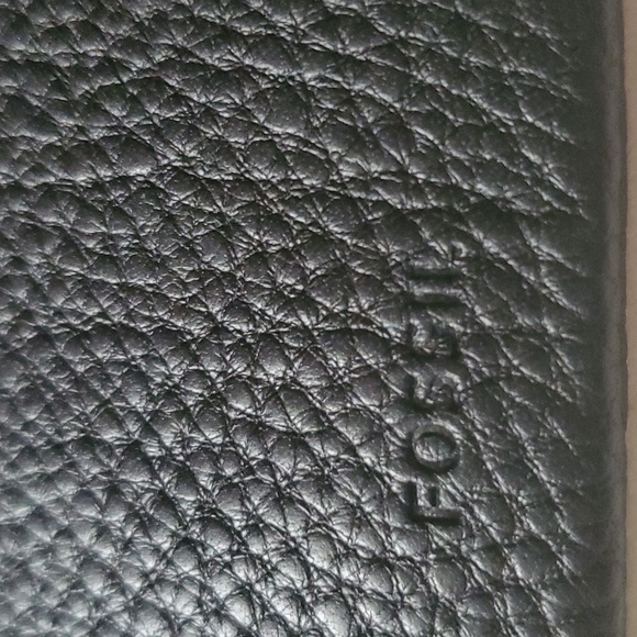 Fossil Zip Wristlet - Picture 2 of 7